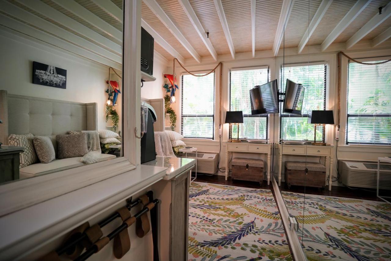 Palm Beach Hotel Petite Retreat 2 Blocks To Beach!! Historic Landmark Εξωτερικό φωτογραφία